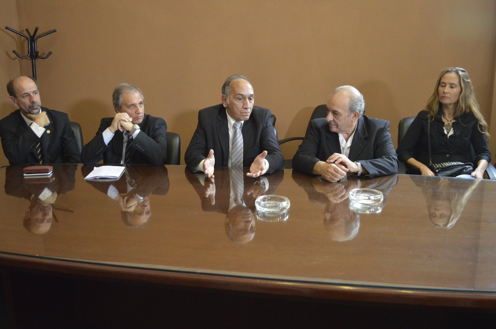 Col Abogados denuncia